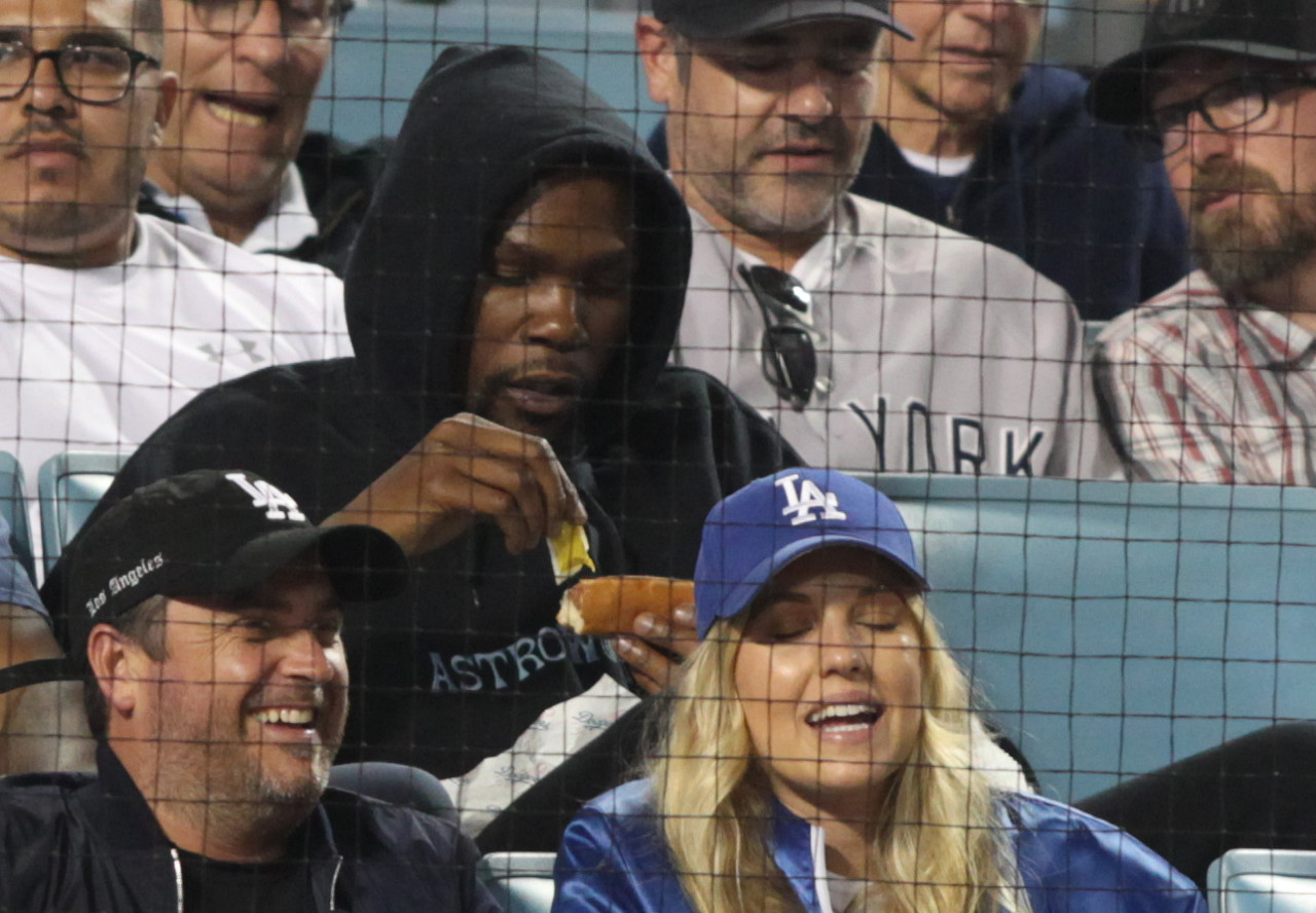 名记分析KD加盟火箭可能性：若追求顶薪续约恐难成行