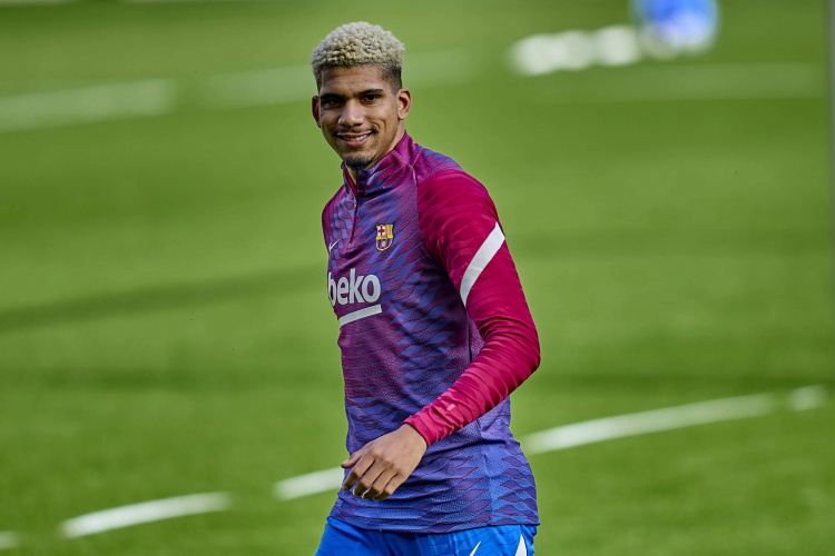 阿劳霍：裁判没吹哨比赛就要继续 我现在感觉身体很好&amp;很有自信