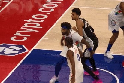 开云官网-活久见！驱逐假摔都被撤回 女裁判坦言自己搞砸了