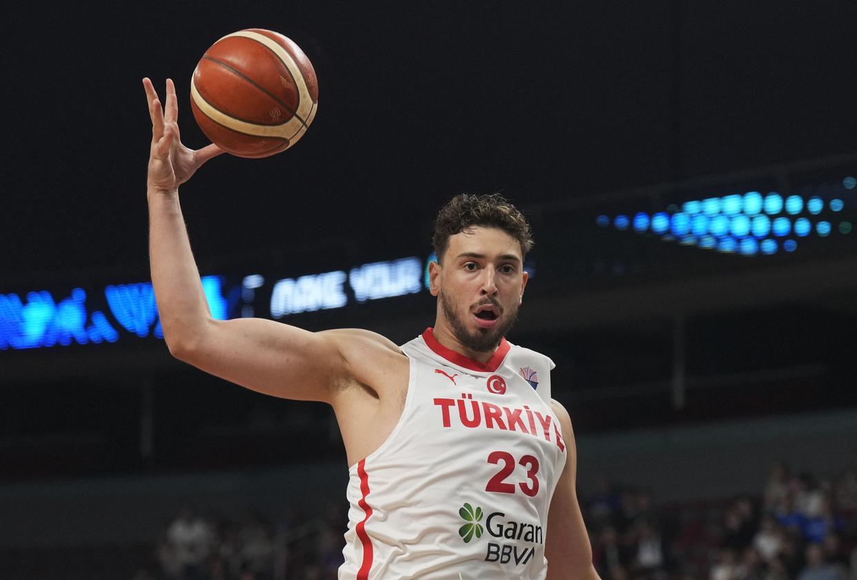 开云官网-著名训练师谈火箭队申京：23岁的身体，57岁的头脑！球商堪称顶级