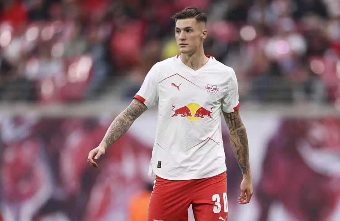 开云在线-记者：不能忽视曼联签下塞斯科的可能性，去年曼联就想引进他