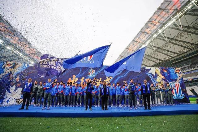 开云体育-负重前行 绽放申城，上海申花足球俱乐部出征新赛季
