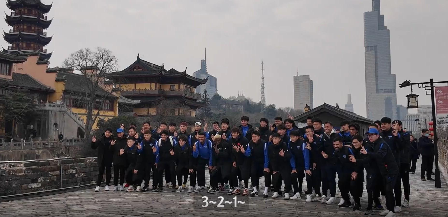 开云在线-“领略南京城墙的防守艺术”，南京城市组织集体登城墙活动